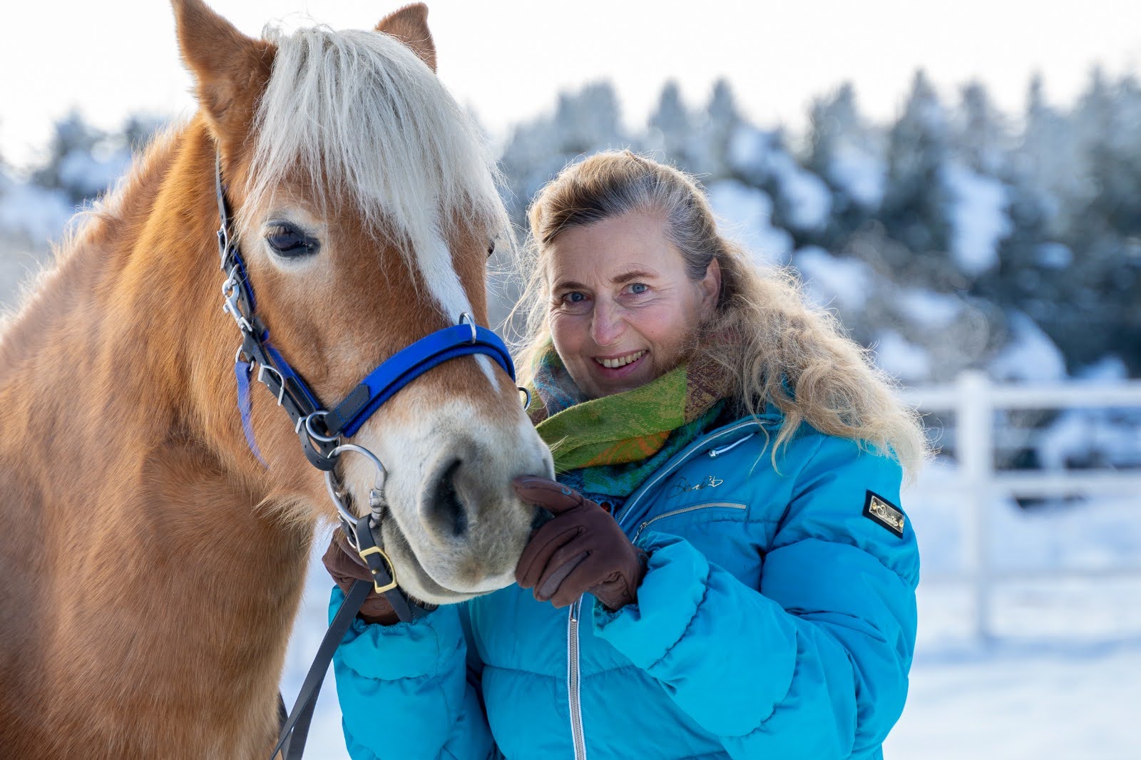Andrea Wendig Winter 2023 mit Pferd
